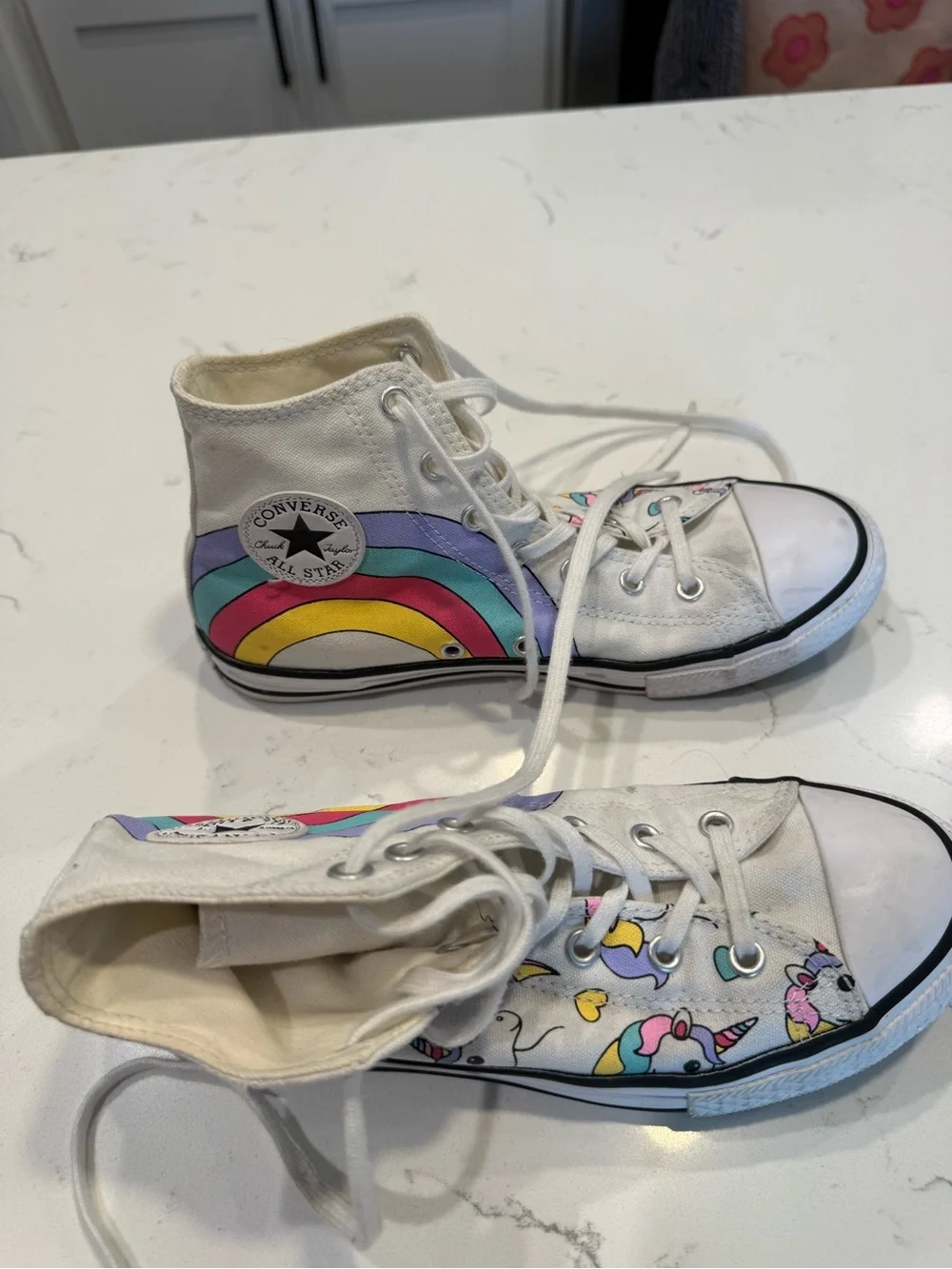 Converse Chuck Taylor All Star high-top big kids' sneakers unicorn rainbow sz 4